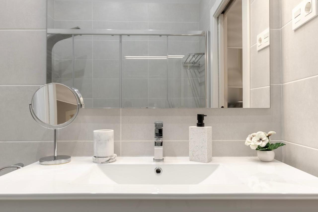 Amplio Y Elegante En Casco Viejo Con Parking Apartment Bilbao Luaran gambar